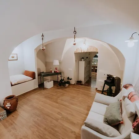 La Casa Di Achille Bed & Breakfast *