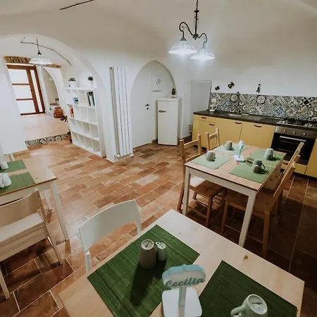 La Casa Di Achille Bed & Breakfast *