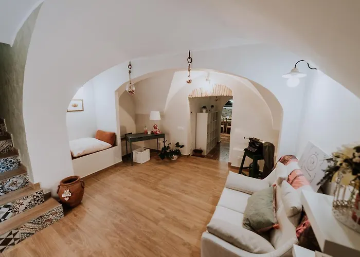 La Casa Di Achille Bed & Breakfast 3*